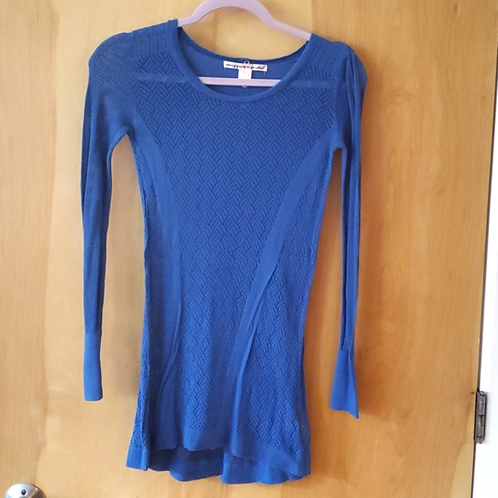 Blue stretchy long sleeve knit look shirt
